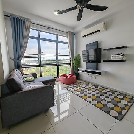 Santai Homestay ไซเบอร์จายา ภายนอก รูปภาพ