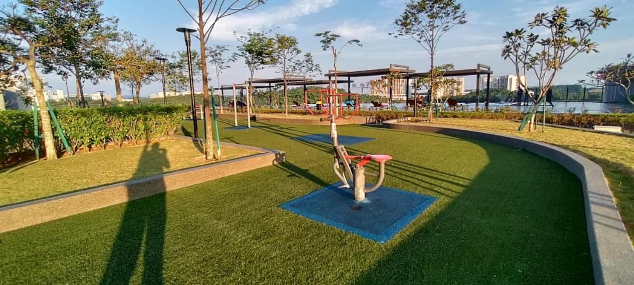 Santai Homestay ไซเบอร์จายา ภายนอก รูปภาพ