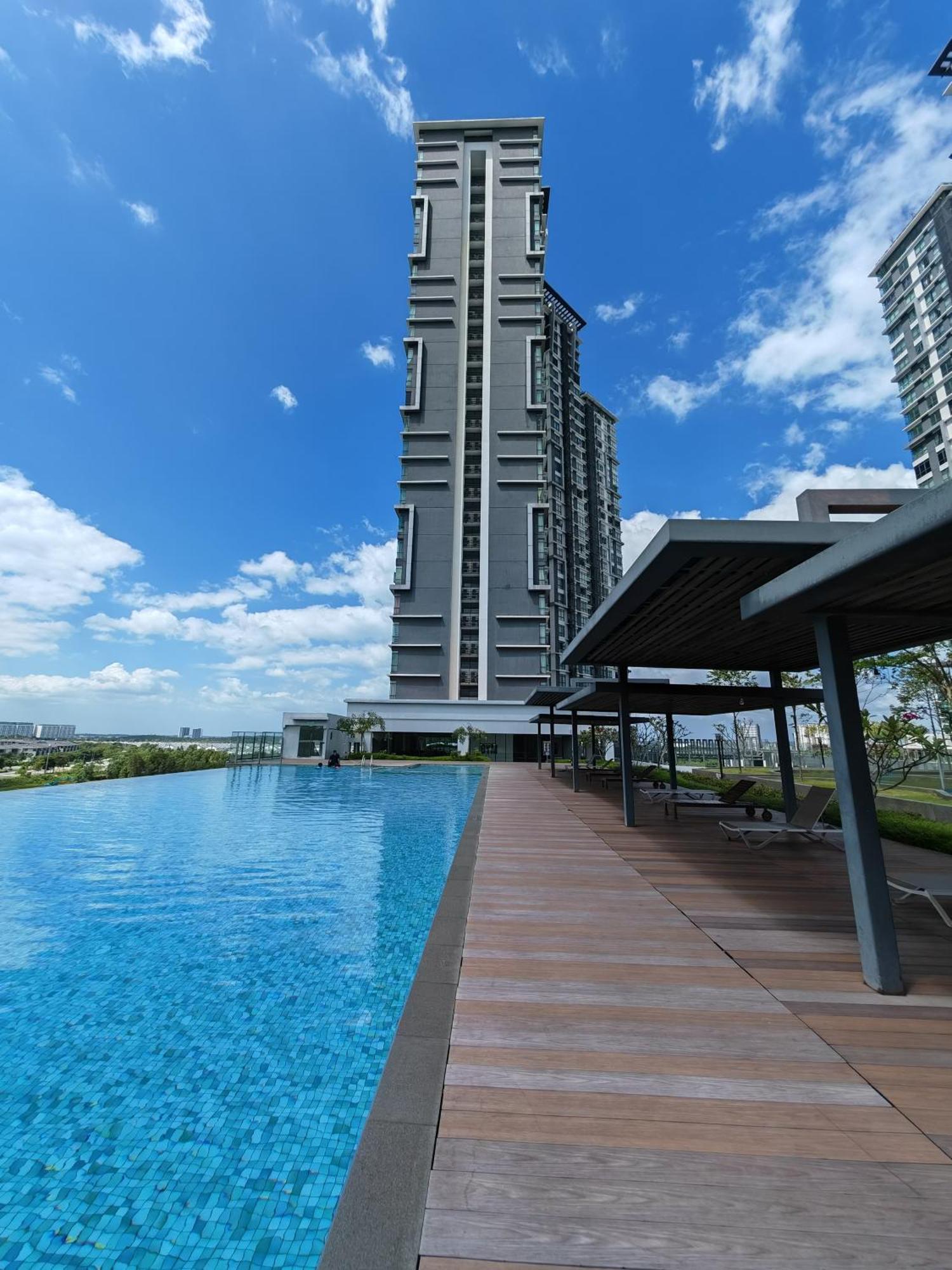 Santai Homestay ไซเบอร์จายา ภายนอก รูปภาพ