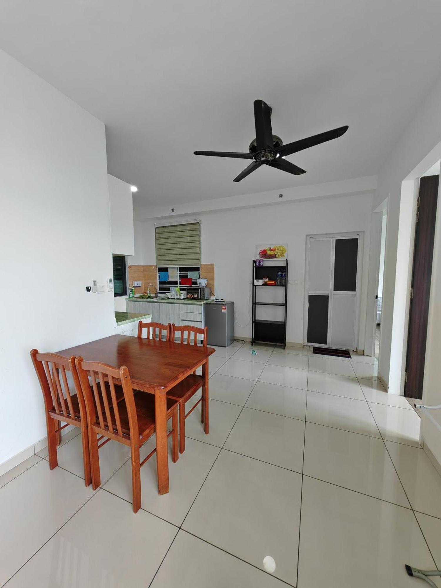 Santai Homestay ไซเบอร์จายา ภายนอก รูปภาพ